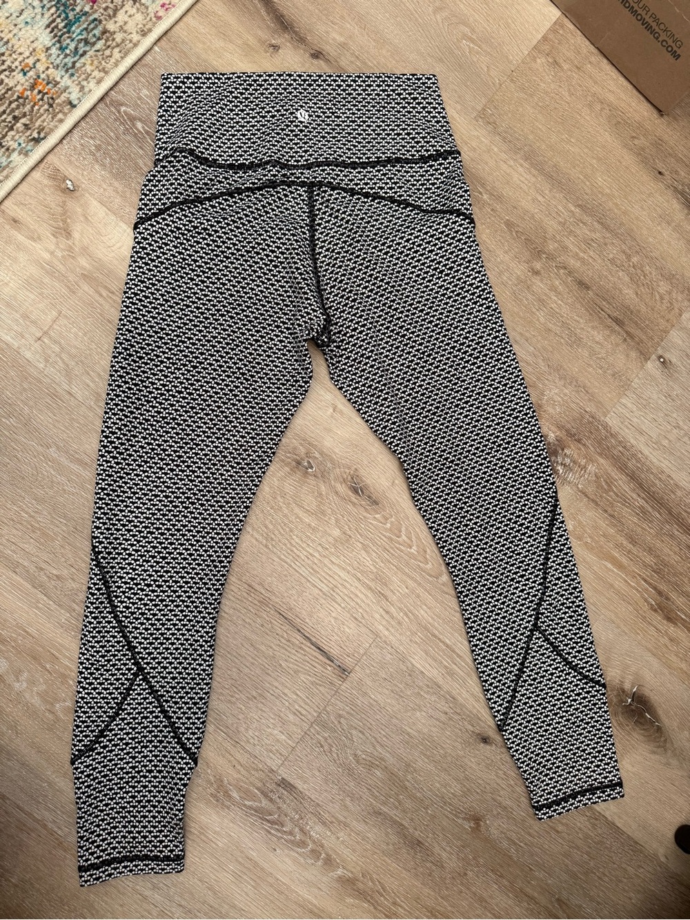 Lululemon Wunder Under leggings in Black/White Diamond Dot- Speckled Style Print